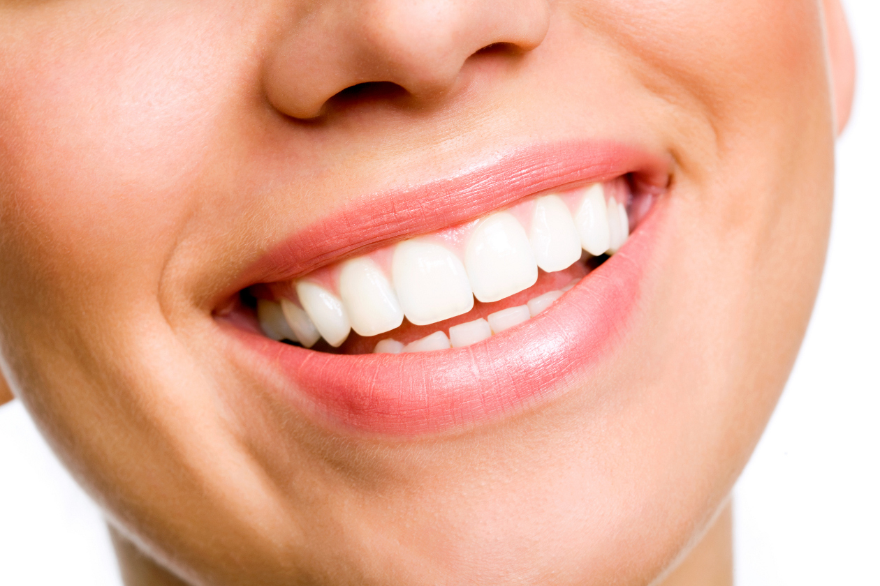 Conquiste o sorriso perfeito e saudável com 26 dicas