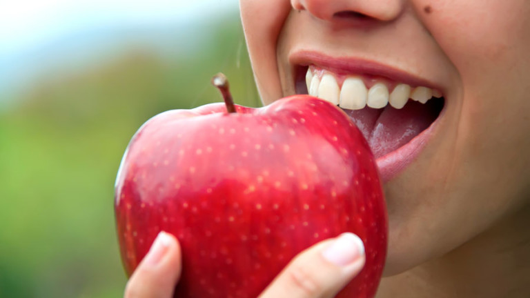 6 super alimentos para a saúde dos dentes e das gengivas