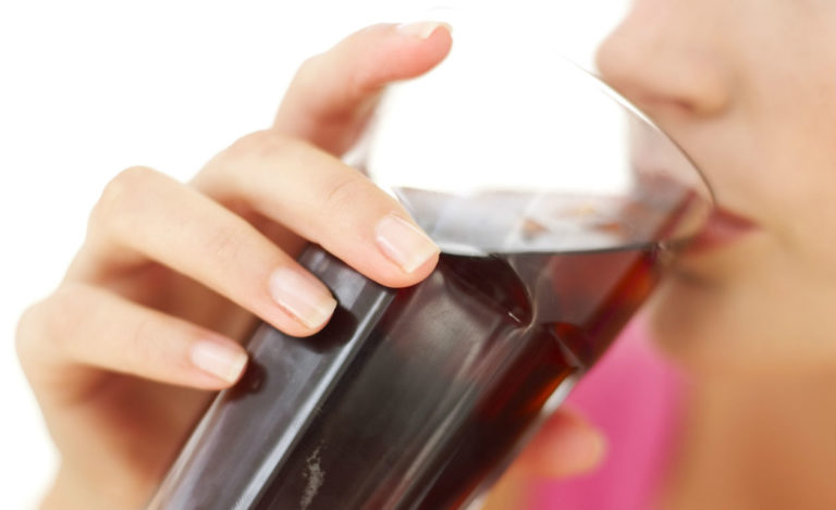 Conheça os 5 alimentos que prejudicam os dentes