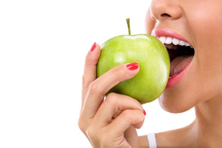 Conheça os alimentos que ajudam a proteger os dentes