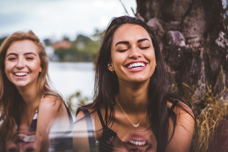 Curta seu sorriso: 10 dicas para sorrir mais e melhor
