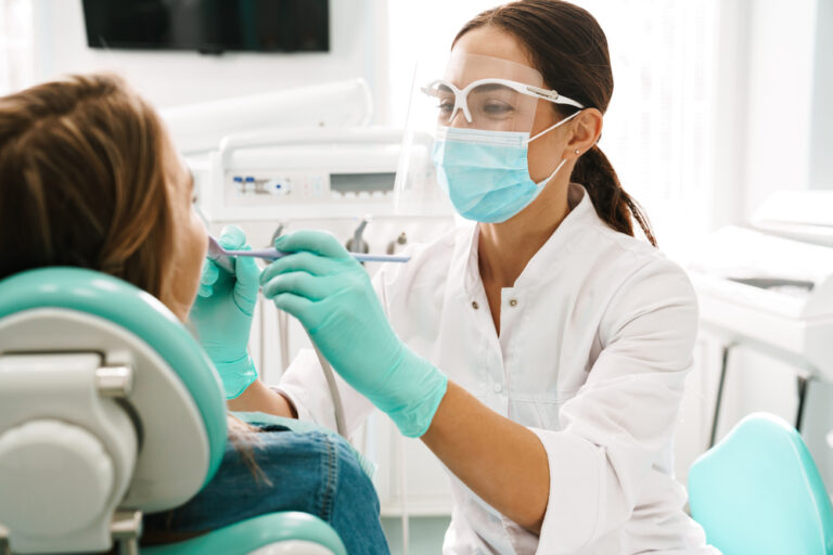 Qual a importância de ir ao dentista periodicamente?