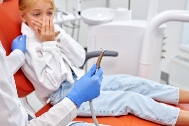 Dicas para ajudar as crianças a superarem o medo de ir ao dentista