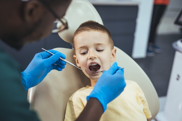 A Importância das Visitas Regulares ao Dentista para as Crianças